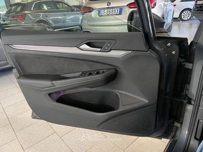 Volkswagen Golf DSG SCR Style Grigio usata Gozzano