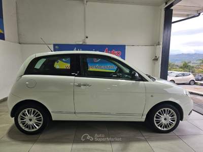 Lancia Ypsilon 1.3 MJT 75 CV Platinum Bianco usata ADRANO