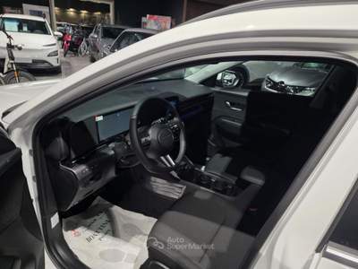 Hyundai Kona 1.6 HEV DCT Exellence Bianco usata Pesaro