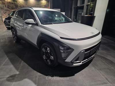 Hyundai Kona 1.6 HEV DCT Exellence Bianco usata Pesaro