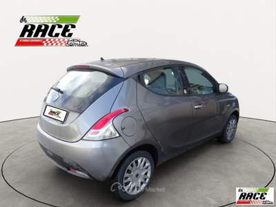 Lancia Ypsilon 1.2 69 CV 5 porte GPL Ecochic Gold Grigio usata Pieve a Nievole