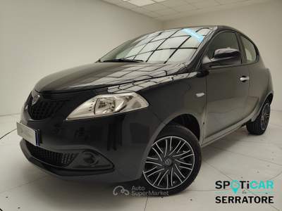 Lancia Ypsilon **FUORI PRODUZIONE** My23 1.0 Firefly 70 CvStart&Stop Hybrid Silver Plus Nero usata Erba