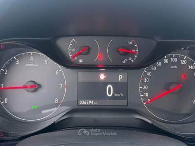 Opel Corsa 1.2 100cv Design & Tech AT8 Arancione usata Asti