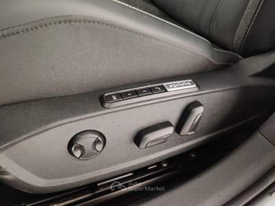 Volkswagen Golf 2.0 TDI SCR 110KW Style DSG Grigio usata Massa