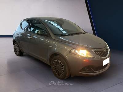 Lancia Ypsilon III 2021 1.0 firefly hybrid Gold s&s 70cv 5p.ti Grigio usata Torino
