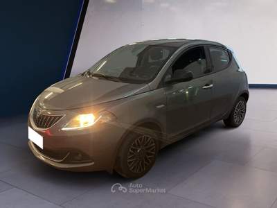 Lancia Ypsilon III 2021 1.0 firefly hybrid Gold s&s 70cv 5p.ti Grigio usata Torino