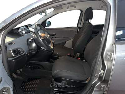 Lancia Ypsilon III 2021 1.0 firefly hybrid Gold s&s 70cv 5p.ti Grigio usata Torino