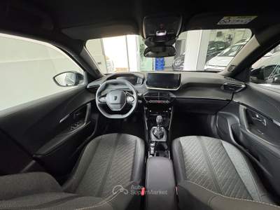 Peugeot 2008 PEUGEOT 2008 BENZINA Nero usata Sant'Antimo