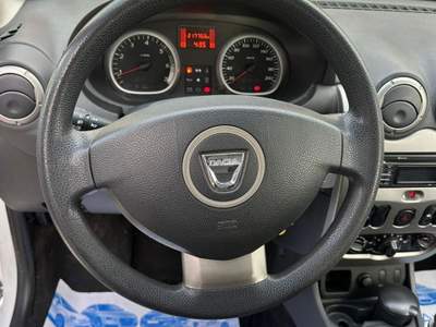 Dacia Duster 1.5 dci Laureate 4x2 110cv Bianco usata Altidona