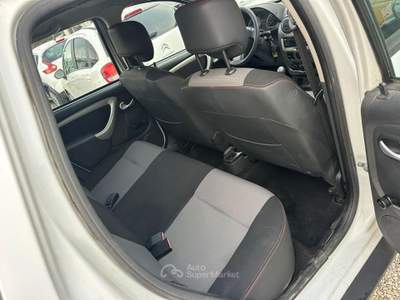 Dacia Duster 1.5 dci Laureate 4x2 110cv Bianco usata Altidona