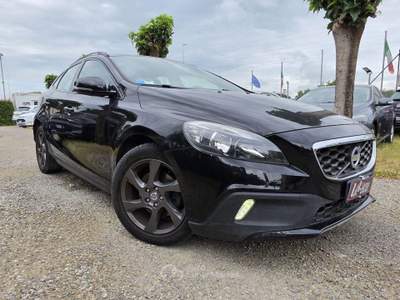 Volvo V40  Cross Country 1.6 d2 Momentum Nero usata Agliana