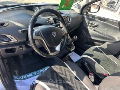 Lancia Ypsilon 1.2 GPL 69 CV 5 porte Platinum NEOPATENTATI Argento usata Pignataro Interamna