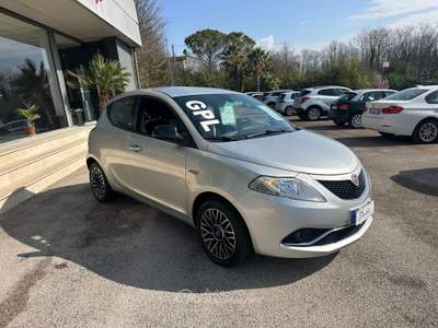 Lancia Ypsilon 1.2 GPL 69 CV 5 porte Platinum NEOPATENTATI Argento usata Pignataro Interamna