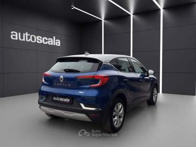 Renault Captur Plug-in Hybrid E-Tech 160 CV Intens Rosso usata Napoli