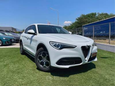 Alfa Romeo Stelvio AT8 RWD Business Bianco usata Calvi Risorta