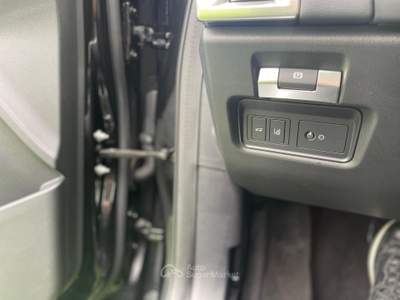Jaguar E-Pace AWD aut. R-Dynamic HSE Nero usata Calvi Risorta