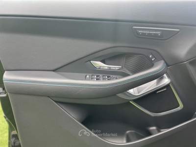 Jaguar E-Pace AWD aut. R-Dynamic HSE Nero usata Calvi Risorta