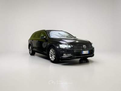 Volkswagen Passat Variant 1.6 tdi Business 120cv dsg Grigio usata Parma