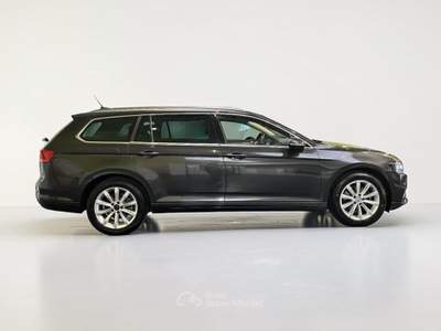Volkswagen Passat Variant 1.6 tdi Business 120cv dsg Grigio usata Parma