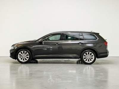 Volkswagen Passat Variant 1.6 tdi Business 120cv dsg Grigio usata Parma