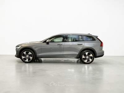Volvo V60 Cross Country 2.0 B4 Ultimate Awd Auto Grigio usata Parma