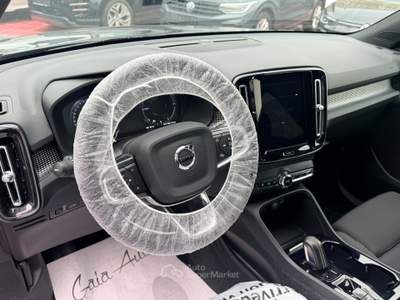Volvo XC40 Recharge Plug-in Hybrid R-design Blu/Azzurro usata Roma