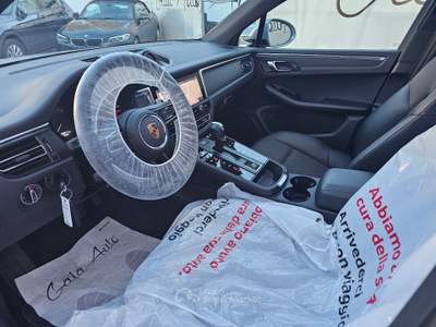 Porsche Macan 2.0 PDK PASM TETTO PANORAMA TAGLIANDI UFFICIALI Argento usata Roma