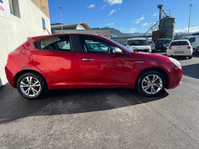 Alfa Romeo Giulietta GIULIETTA 1.6 JTDm-2 105CV Exclusive Rosso usata Isernia