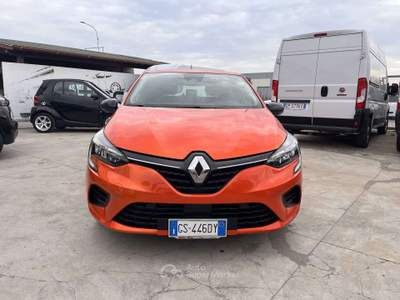 Renault Clio 1.0 sce Equilibre NO VINCOLI Arancione usata Anzio