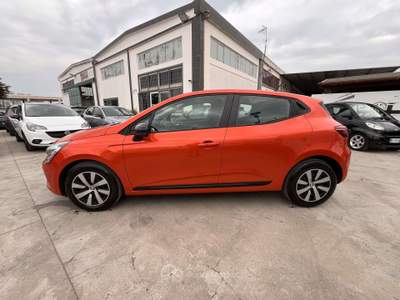 Renault Clio 1.0 sce Equilibre NO VINCOLI Arancione usata Anzio