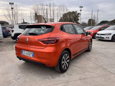 Renault Clio 1.0 sce Equilibre NO VINCOLI Arancione usata Anzio