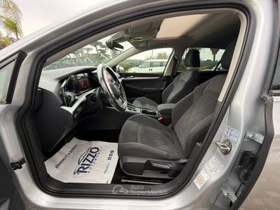 Volkswagen Golf 8 2.0TDI 150CV DSG TETTO NAVI LED AMBIENT FULL LIGHT Grigio usata Mesagne
