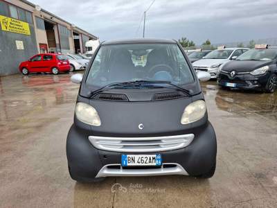 Smart ForTwo 600 BENZINA TETTO PANORAMICO ANNO 2000 Nero usata ANDRIA