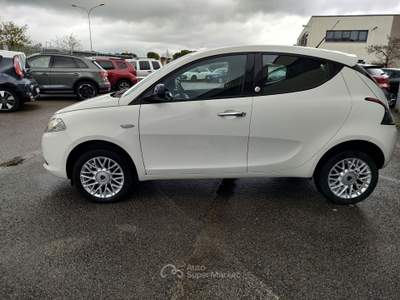Lancia Ypsilon UNICO PRORIETARIO METANO, NON FUMATORE Bianco usata Perugia
