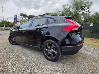 Volvo V40 - V40 Cross Country 1.6 d2 Momentum Nero usata Prato