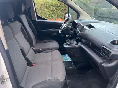 Opel Combo cargo 1.5d 100cv L1H1 Edition S&S mt5 E6.2 cargo 1.5d 100cv L1H1 Edition S&S mt5 E6.2 Bianco usata Prato