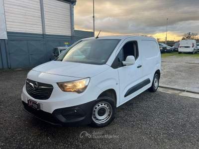 Opel Combo cargo 1.5d 100cv L1H1 Edition S&S mt5 E6.2 cargo 1.5d 100cv L1H1 Edition S&S mt5 E6.2 Bianco usata Prato
