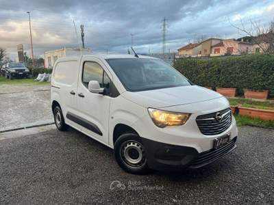 Opel Combo cargo 1.5d 100cv L1H1 Edition S&S mt5 E6.2 cargo 1.5d 100cv L1H1 Edition S&S mt5 E6.2 Bianco usata Prato