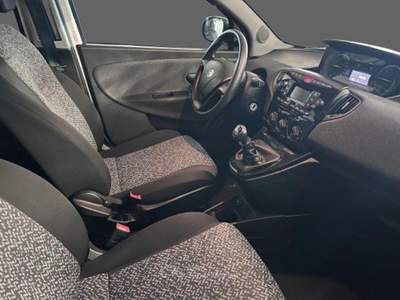 Lancia Ypsilon 1.0 FireFly 5 porte S&S Hybrid Ecochic Silver Bianco usata Cagliari