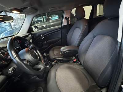 MINI Cooper MINI One 1.5 102CV 5 Porte – 2022 – OK Neopatentati – Occasione Nero usata Napoli