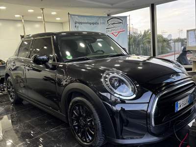 MINI Cooper MINI One 1.5 102CV 5 Porte – 2022 – OK Neopatentati – Occasione Nero usata Napoli