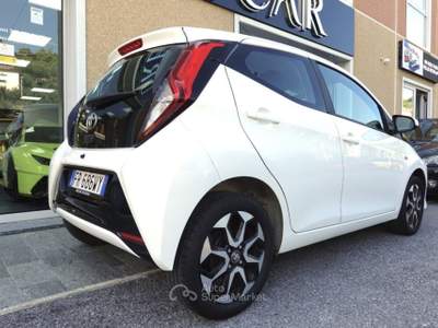 Toyota Aygo 1.0 VVT-i 72 CV 5 porte x-play MMT AUTOMATICA Bianco usata Savona