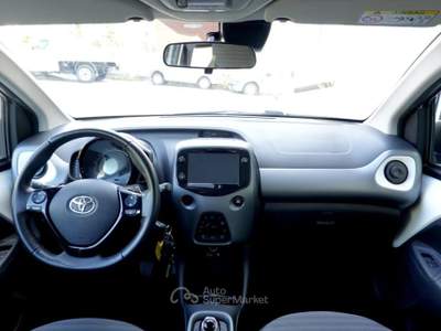 Toyota Aygo 1.0 VVT-i 72 CV 5 porte x-play MMT AUTOMATICA Bianco usata Savona