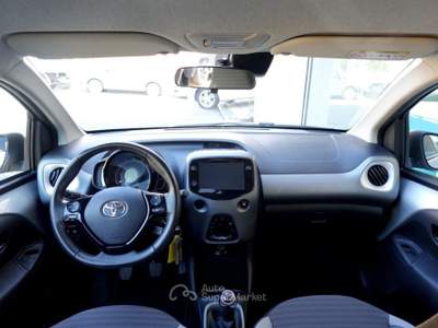 Toyota Aygo 1.0 VVT-i 72 CV 5 porte x-play OK NEOPATENATI Grigio usata Savona