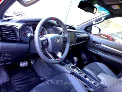 Toyota Hilux 2.8 D-4D A/T 4WD 4 porte Double Cab GR SPORT Rosso usata Savona
