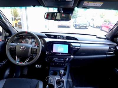 Toyota Hilux 2.8 D-4D A/T 4WD 4 porte Double Cab GR SPORT Rosso usata Savona