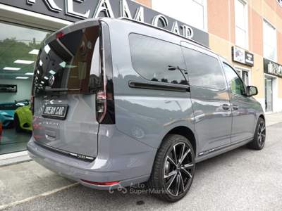 Volkswagen Caddy 2.0 TDI 122 CV DSG Style Maxi 7 POSTI DARK LABEL Grigio usata Savona