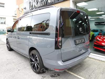 Volkswagen Caddy 2.0 TDI 122 CV DSG Style Maxi 7 POSTI DARK LABEL Grigio usata Savona