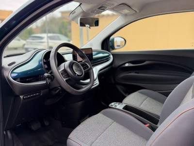 Fiat 500e 42 kWh Icon INTEGRITA' BATTERIA CERTIFICATA FIAT Blu/Azzurro usata Fiumicino