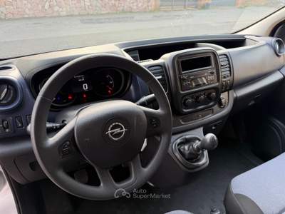Opel Vivaro 1.6  CV 125  9 POSTI Argento usata Fiumicino